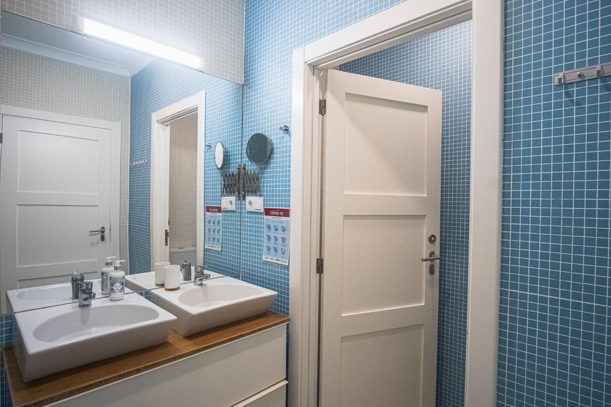 Готель My Angra Charming House Ангра-ду-Ероїшму Екстер'єр фото